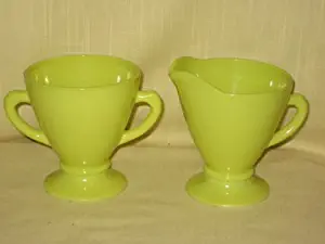 Vintage 1940-50's Hazel Atlas YELLOW / GREENISH Sugar & Creamer